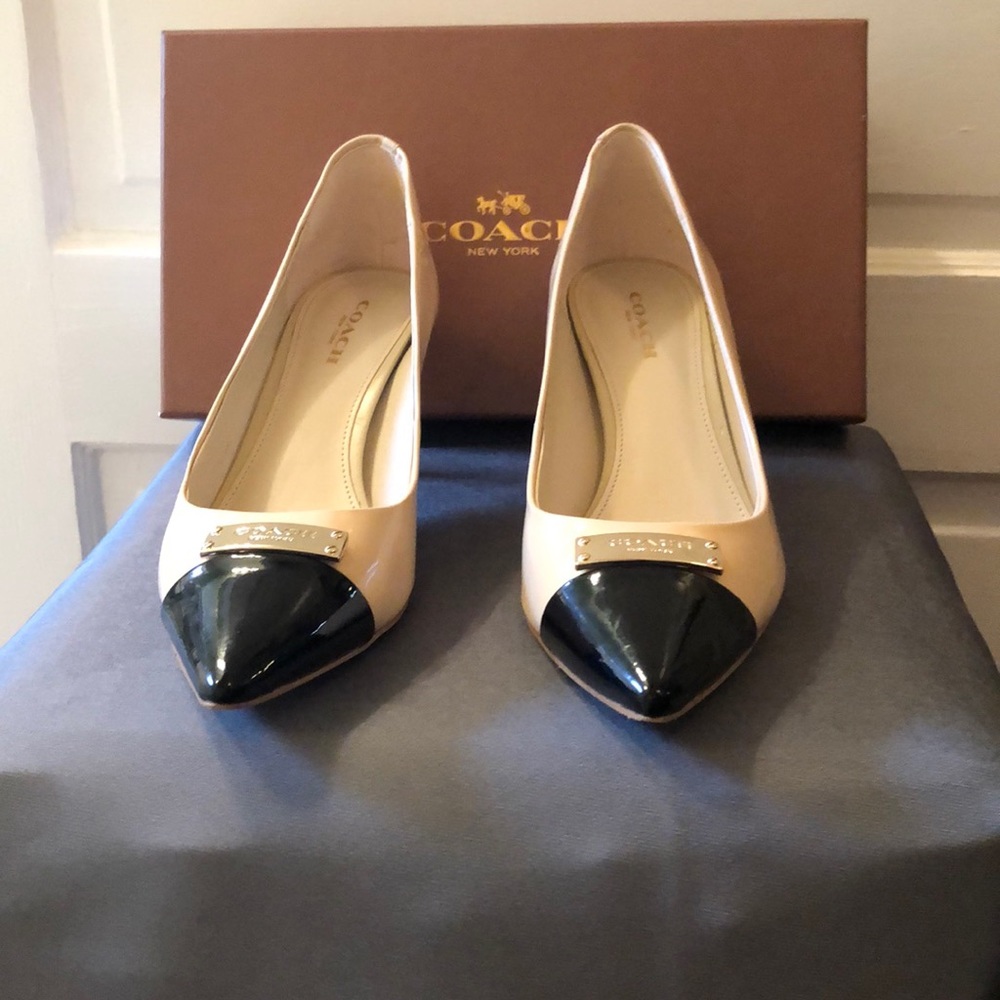 Coach Tapioca/Black Patent Leather Pumps